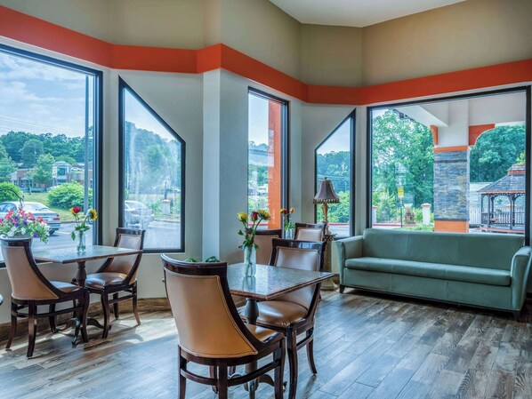 Free daily continental breakfast - Days Inn by Wyndham Clemson (Clemson)