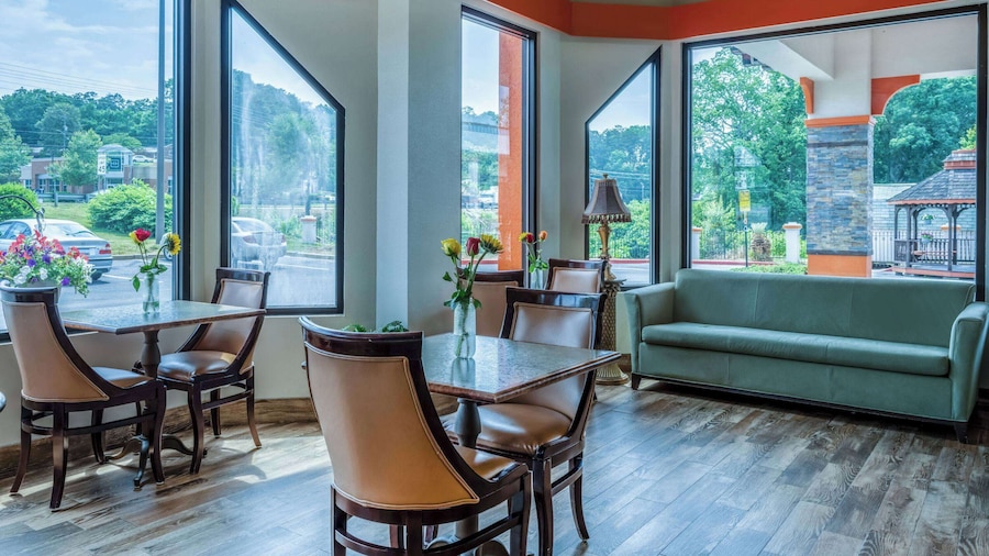 Days Inn by Wyndham Clemson