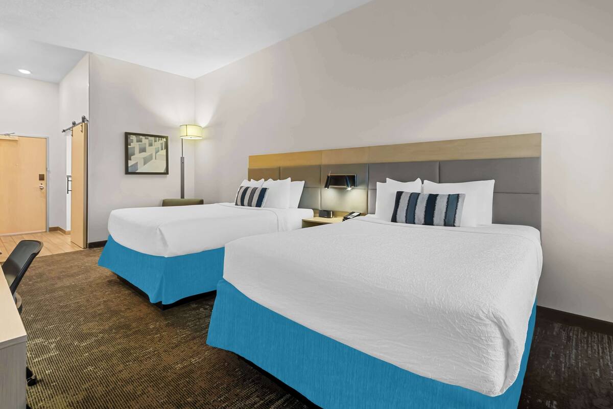 Standard Room, 2 Queen Beds, Non Smoking, Refrigerator & Microwave | Desk, laptop workspace, iron/ironing board, free WiFi