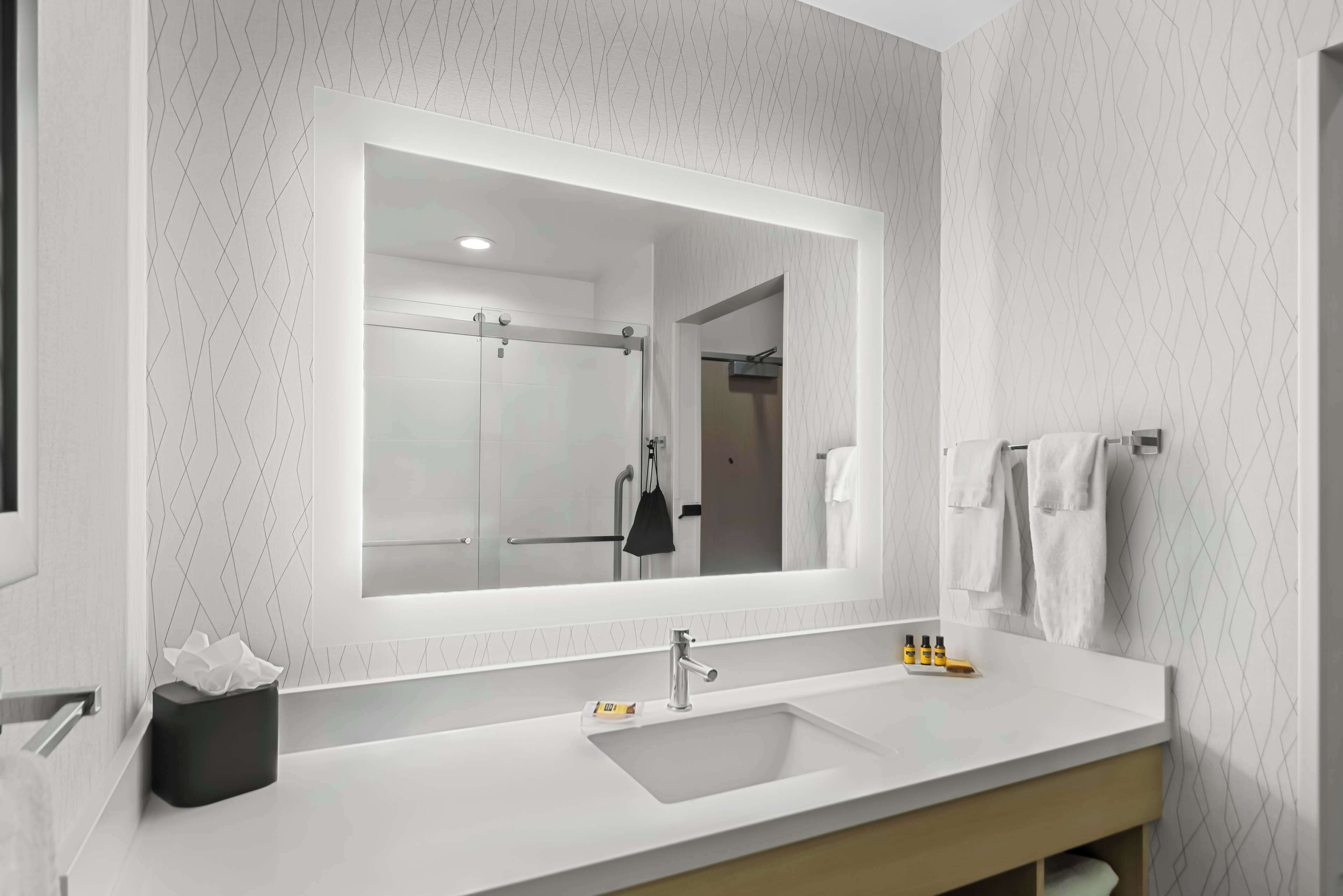 standard room, 1 king bed, non smoking, refrigerator & microwave | bathroom | hair dryer, towels