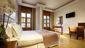 Minibar, in-room safe, soundproofing, iron/ironing board