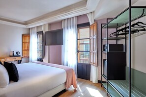 Premium bedding, minibar, in-room safe, desk - Boutique Hotel Luna Triunfo Granada *NEW* (Granada)