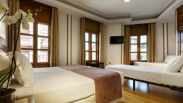 Habitació familiar | Minibar, caixa forta a l'habitació i habitacions insonoritzades