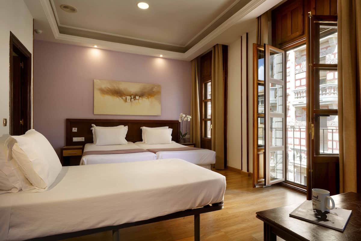 Minibar, in-room safe, soundproofing, iron/ironing board
