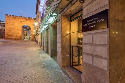 Boutique Hotel Luna Triunfo Granada *NEW*