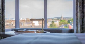Deluxe Room, 1 King Bed | 1 bedroom, Egyptian cotton sheets, premium bedding, minibar
