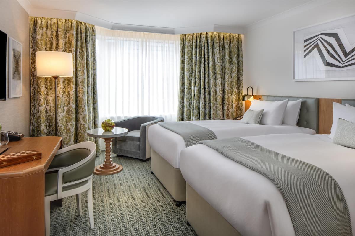 1 bedroom, Egyptian cotton sheets, premium bedding, minibar