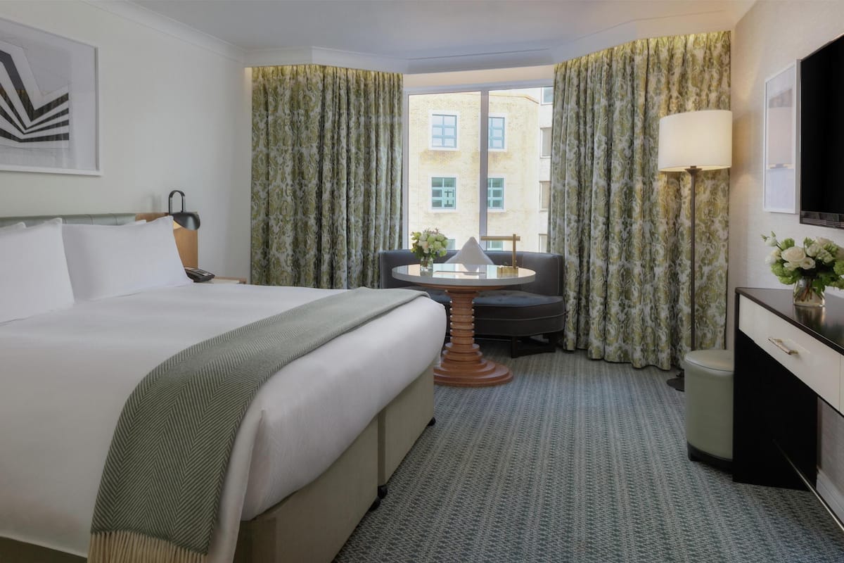 Superior Room, 1 King Bed | 1 bedroom, Egyptian cotton sheets, premium bedding, minibar