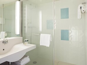 Hochwertige Bettwaren, Daunenbettdecken, Zimmersafe