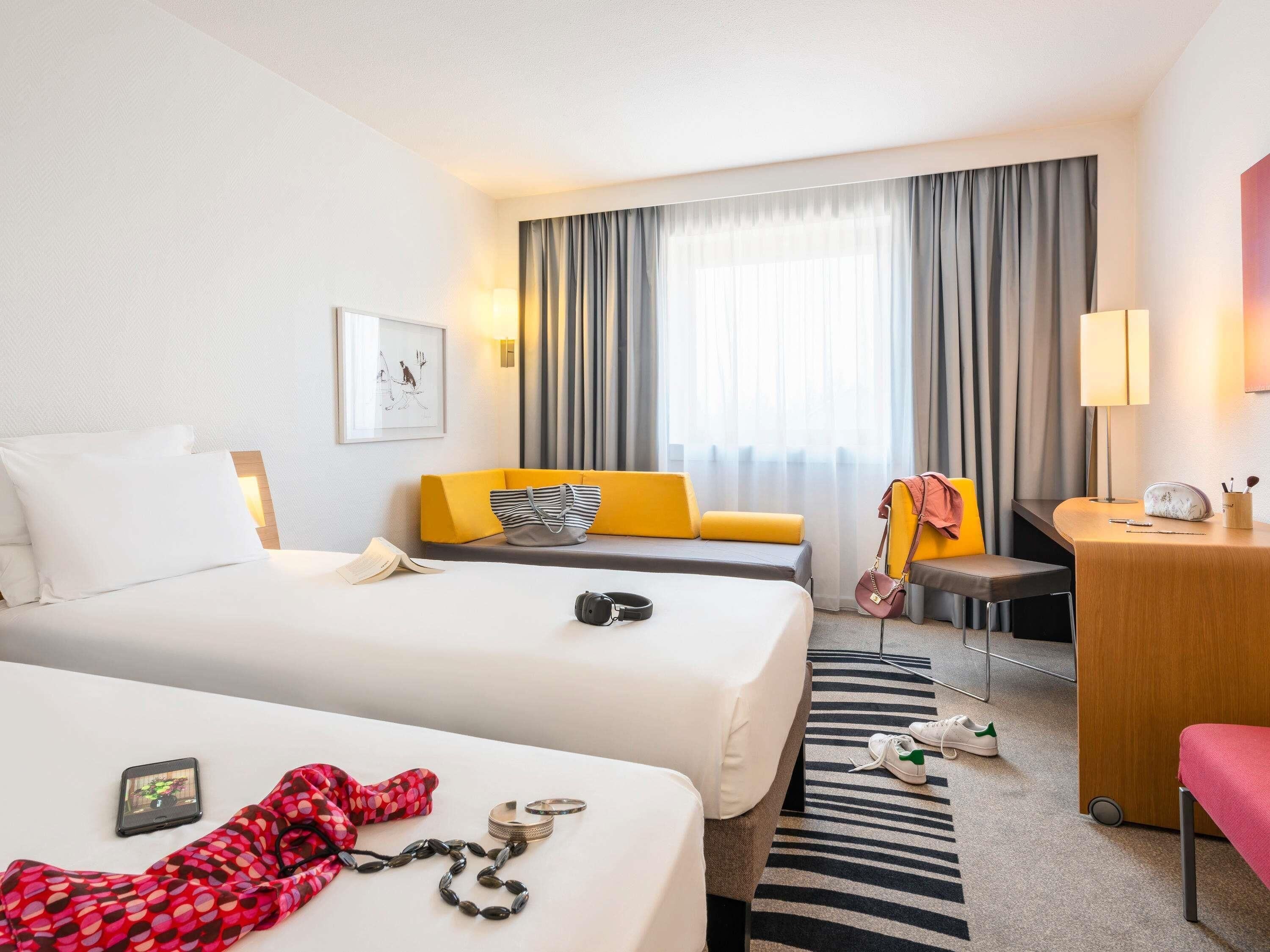 Classic Room, 2 Single Beds, Non Smoking | Premium bedding, down duvets, in-room safe, blackout curtains