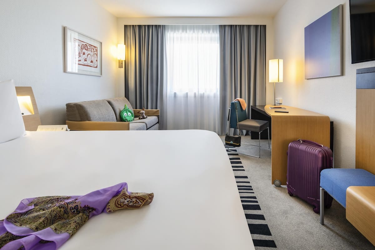 Habitación clásica, varias camas, para no fumadores | Ropa de cama de alta calidad y edredón