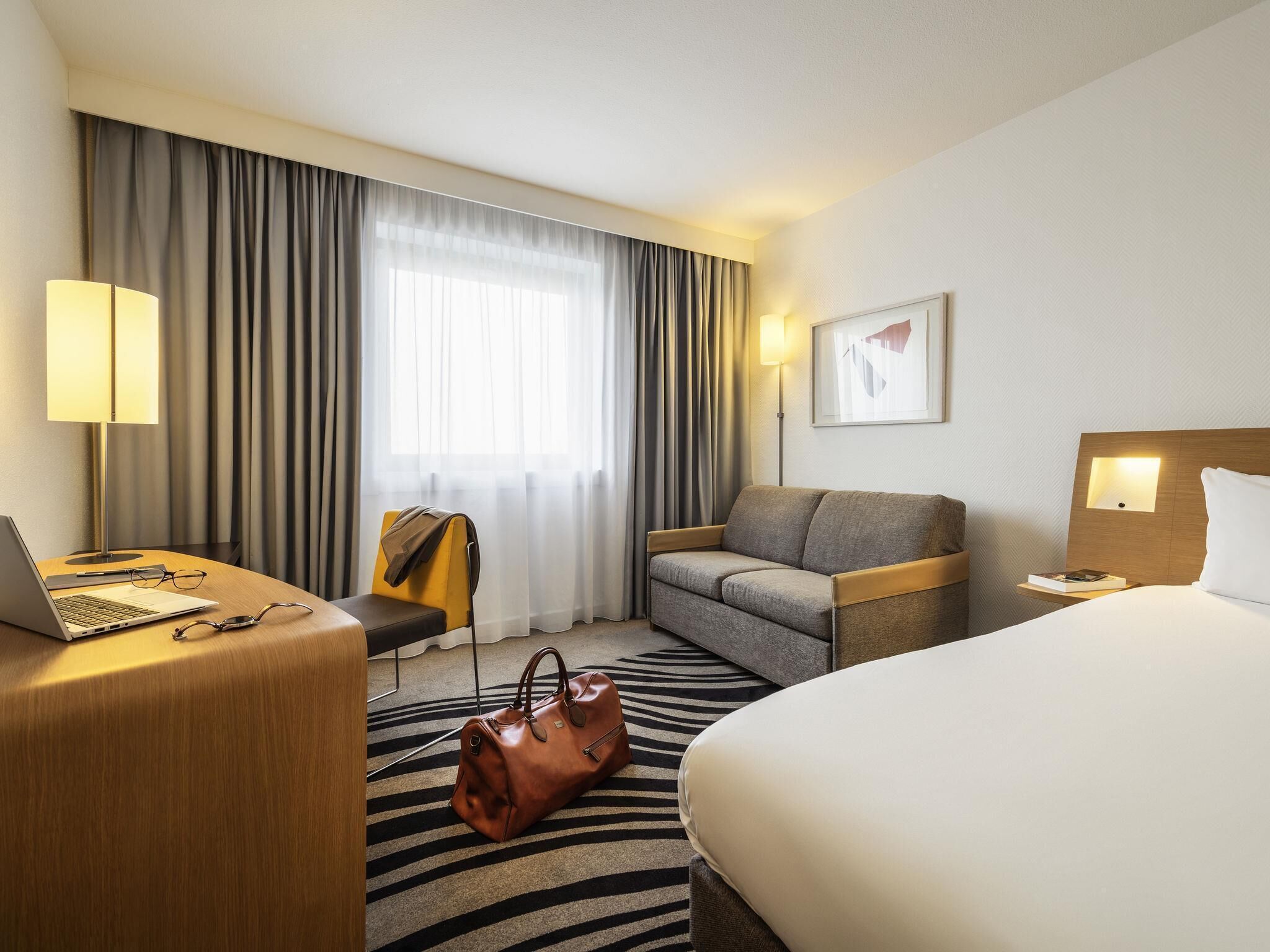 Habitación clásica, 1 cama Queen size, con acceso para personas discapacitadas | Ropa de cama de alta calidad y edredón 