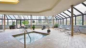 Indoor spa tub