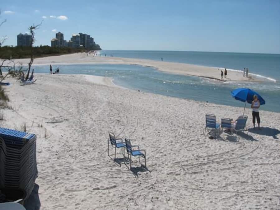 Nær stranden og buss til stranden (inkludert)