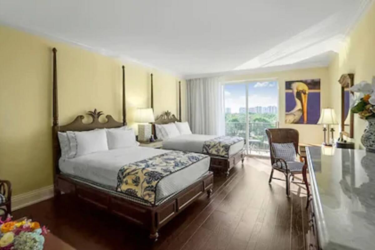 deluxe room, balcony, lake view | premium bedding, pillow-top beds, in-room safe, desk