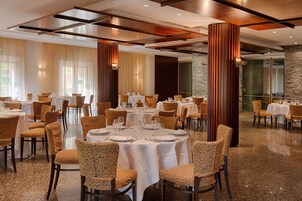 Desayuno buffet todos los días (con cargo)