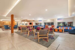 Lobby - La Quinta Inn & Suites by Wyndham Madera (Madera)