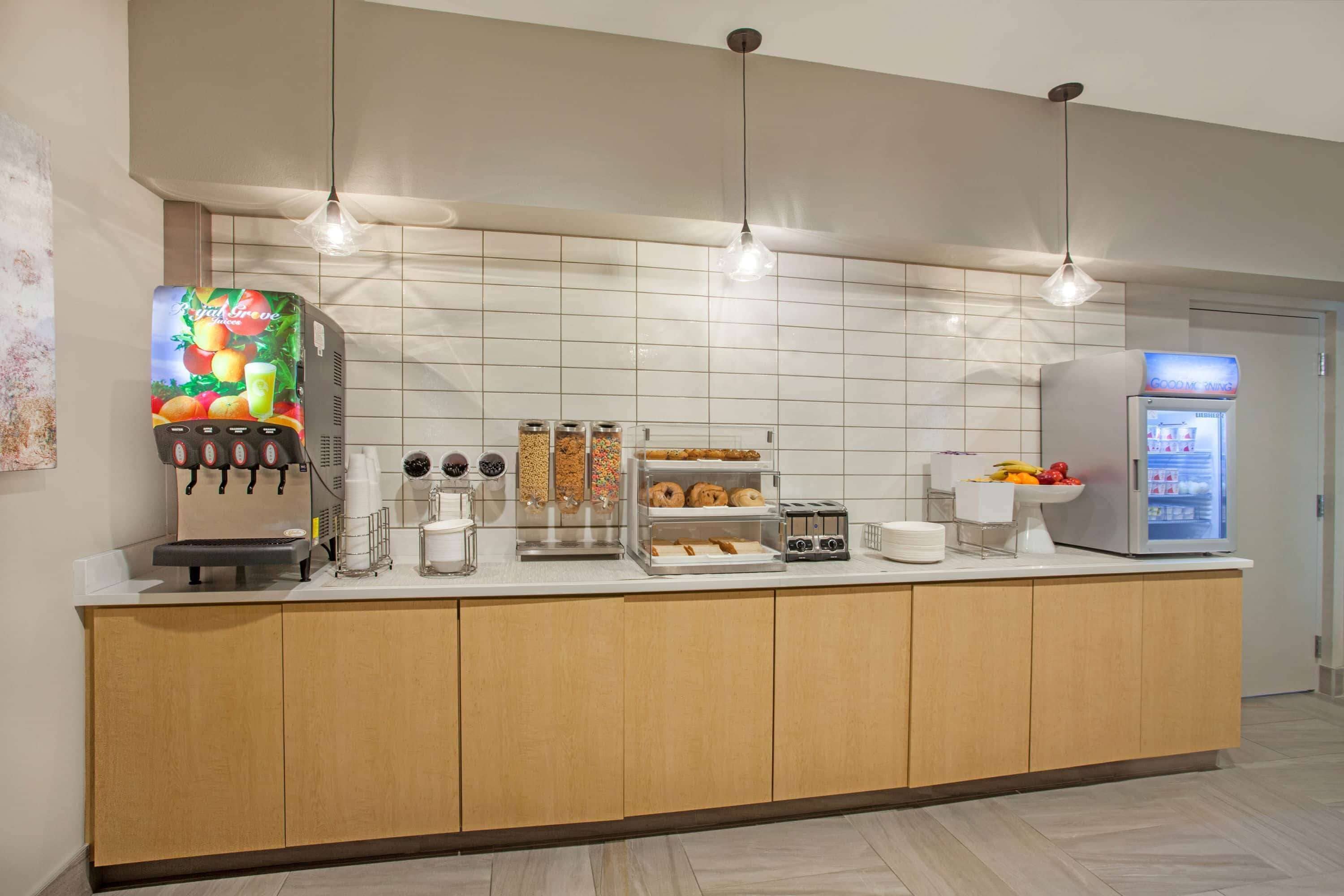 free daily full breakfast