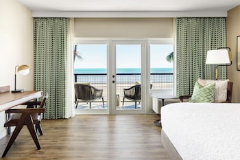 Room, 2 Queen Beds, Ocean View | Living area | 42-inch LCD TV with cable channels, TV at Hampton Inn Key West FL