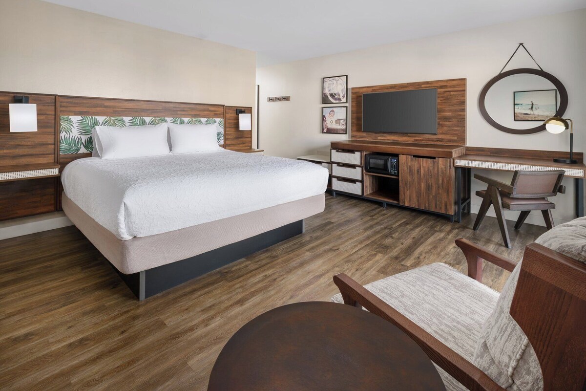 Premium bedding, pillow-top beds, in-room safe, desk