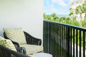 Room, 2 Queen Beds | Terrace/patio