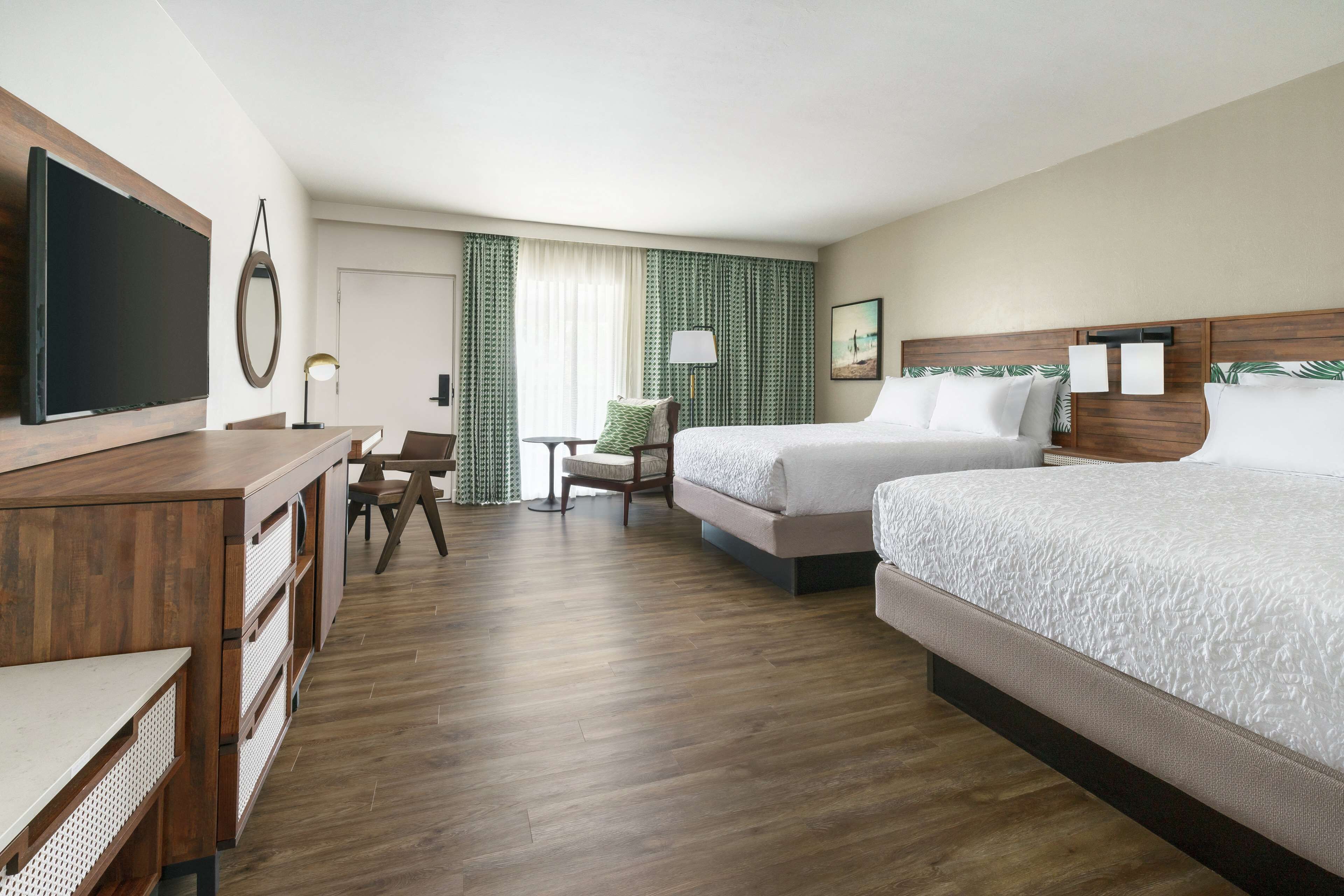 premium bedding, pillow-top beds, in-room safe, desk