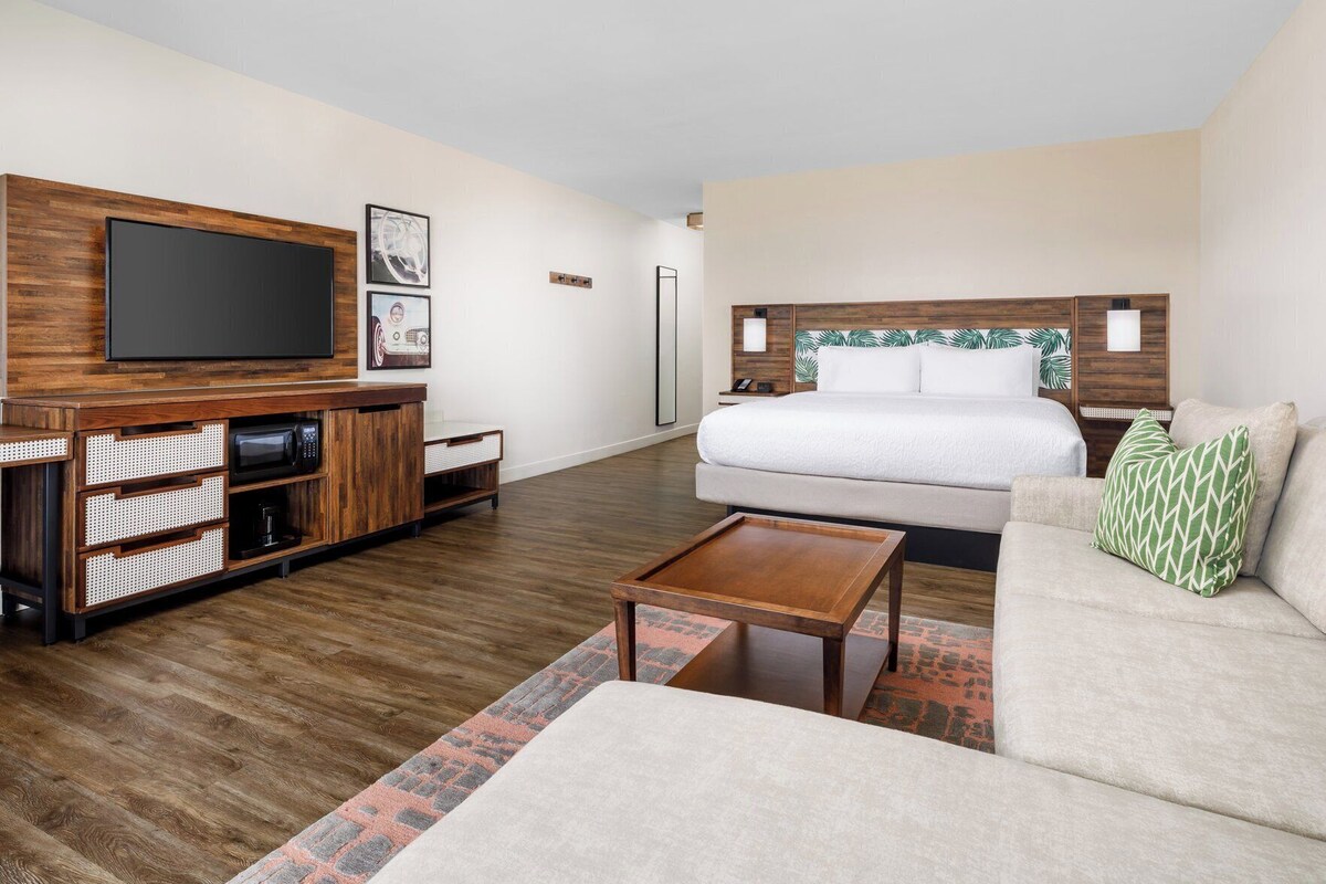 Premium bedding, pillow-top beds, in-room safe, desk