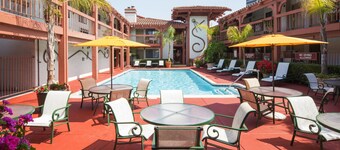 Campbell Inn
