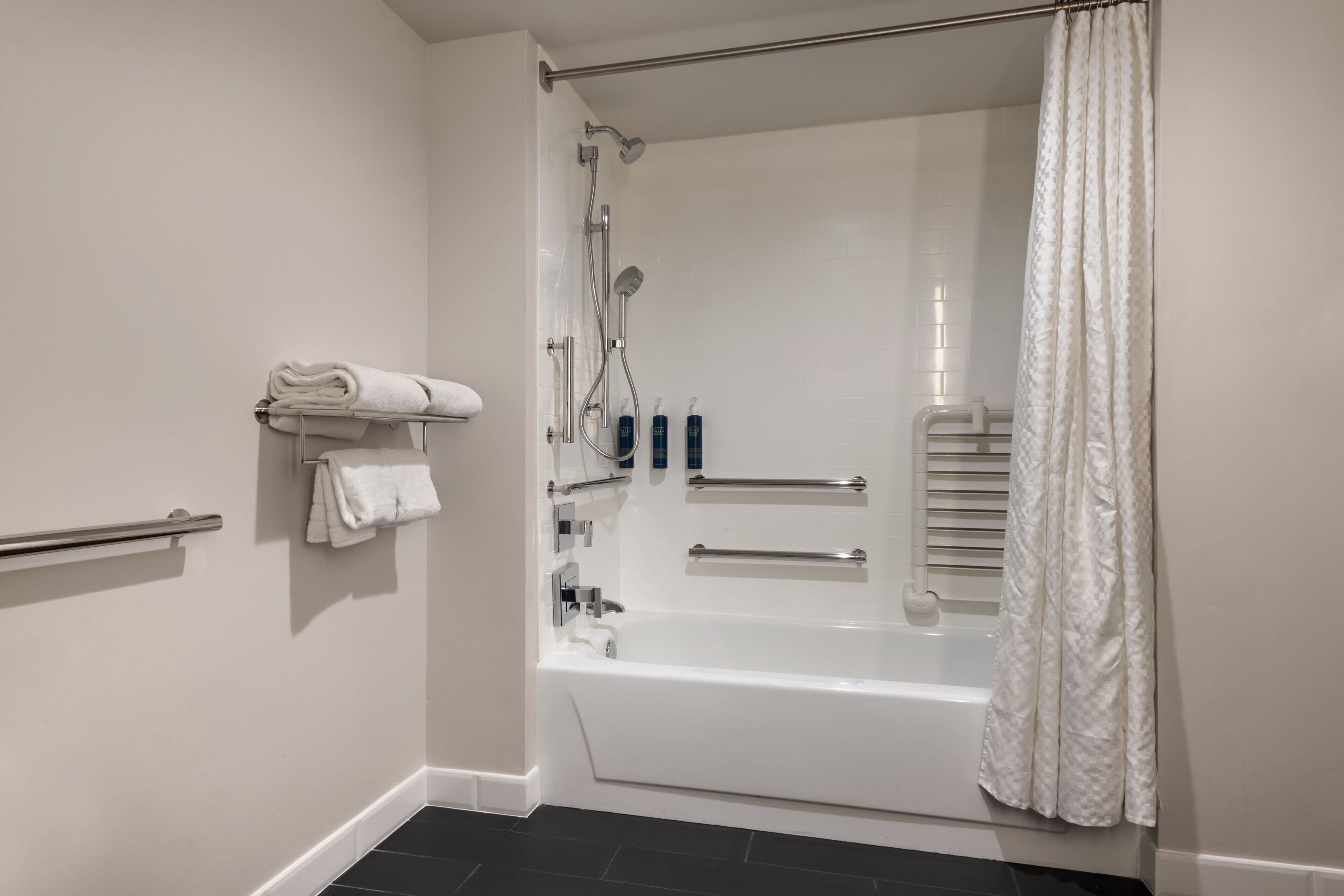 Photo - Four Points by Sheraton Bakersfield