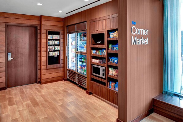 Snack bar - Fairfield Inn & Suites Los Angeles LAX/El Segundo (El Segundo)