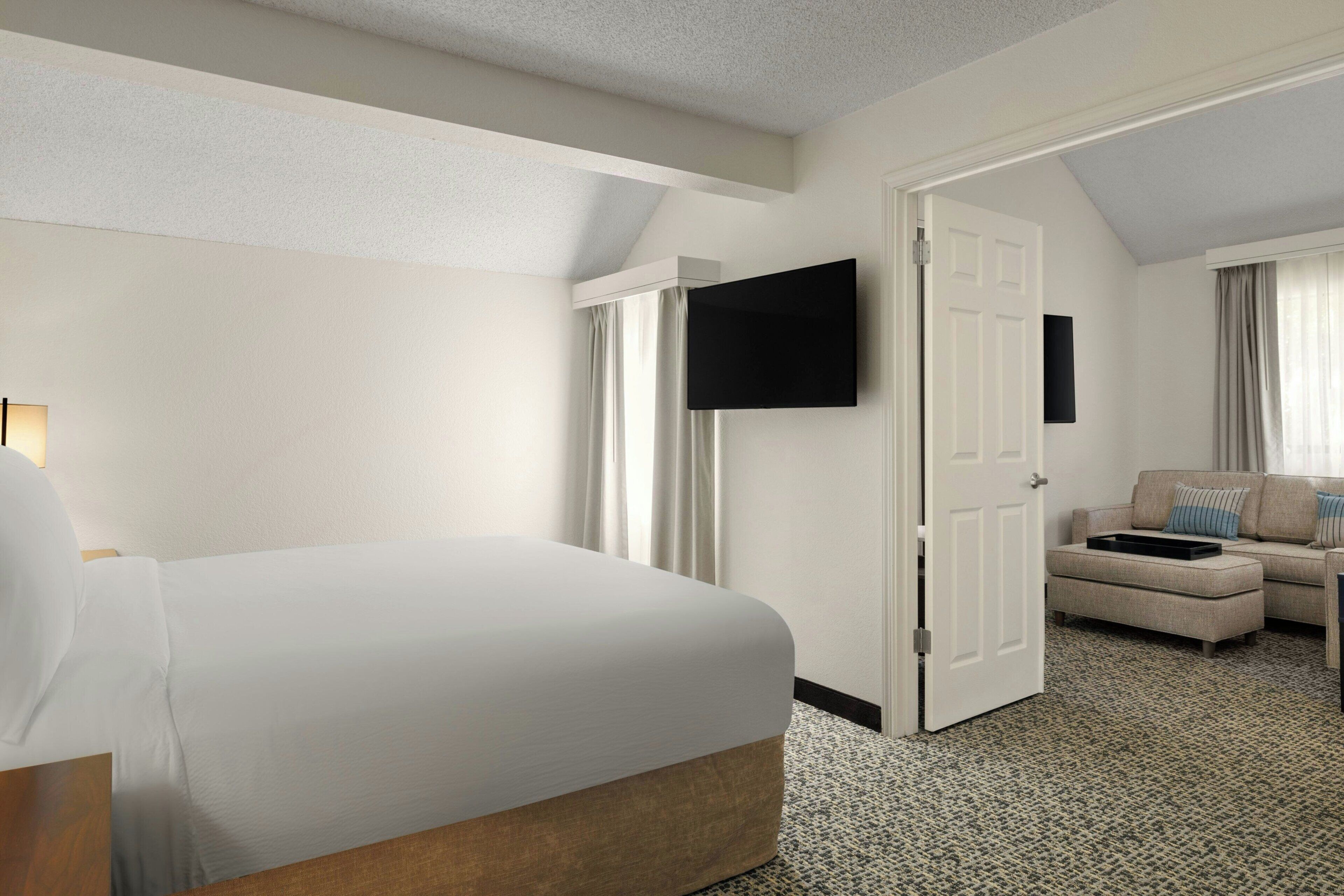 Suite, 2 Bedrooms | Pillowtop beds, in-room safe, desk, laptop workspace