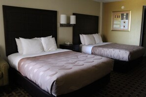 Desk, blackout curtains, iron/ironing board, free WiFi - Quality Inn Conway - Greenbrier (Conway)