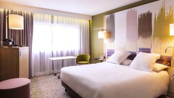 Ropa de cama de alta calidad, camas con pillow-top y escritorio