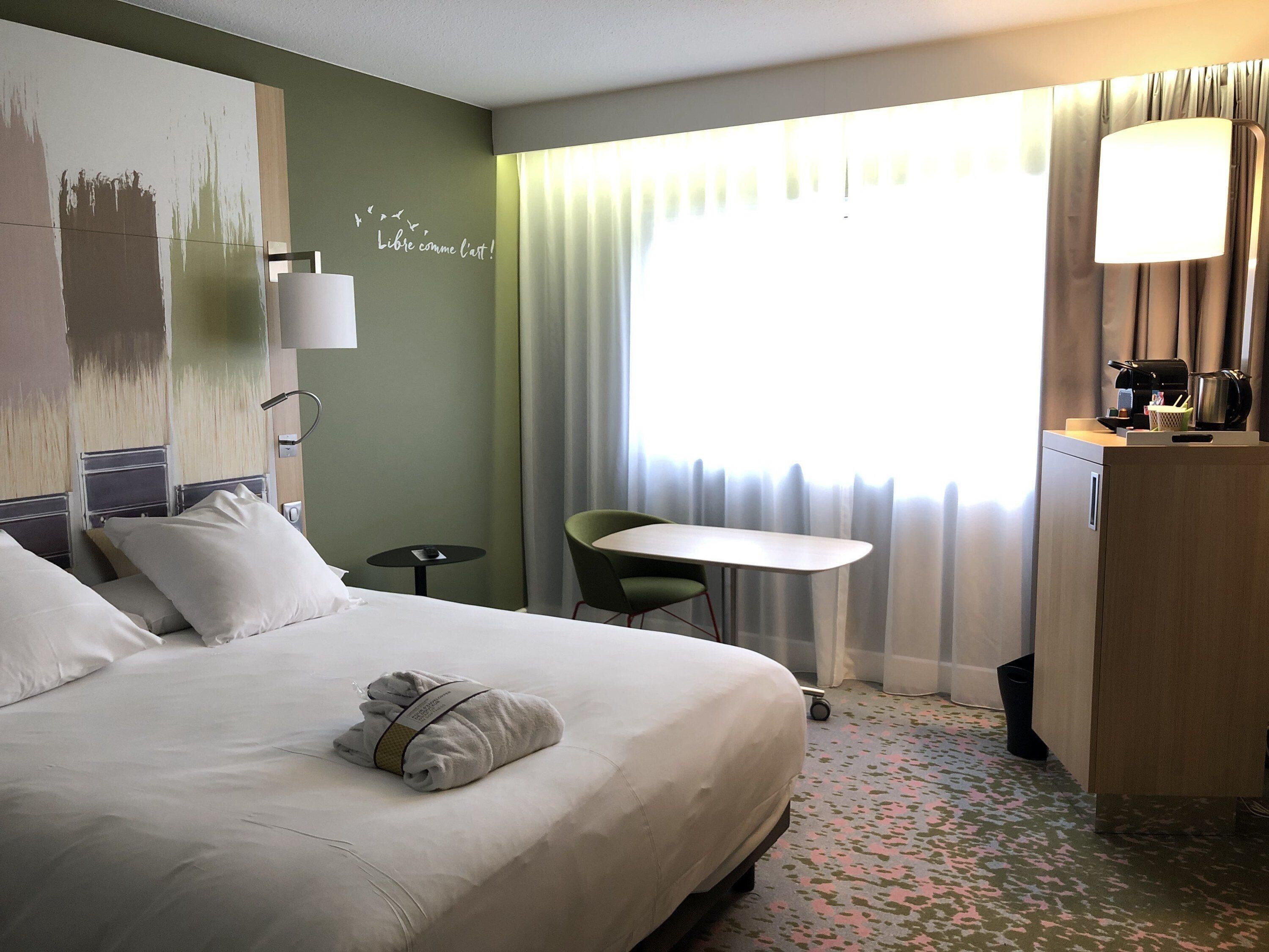 Room, 1 Double Bed | Premium bedding, pillowtop beds, desk, blackout drapes