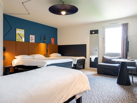 Skrivebord, arbejdsområde til bærbare computere, mørklægningsgardiner