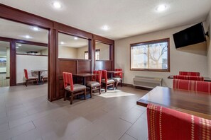 Free daily continental breakfast