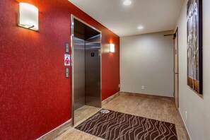 Lobby - Comfort Inn Grand Island North (Grand Island)