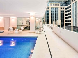Una piscina techada