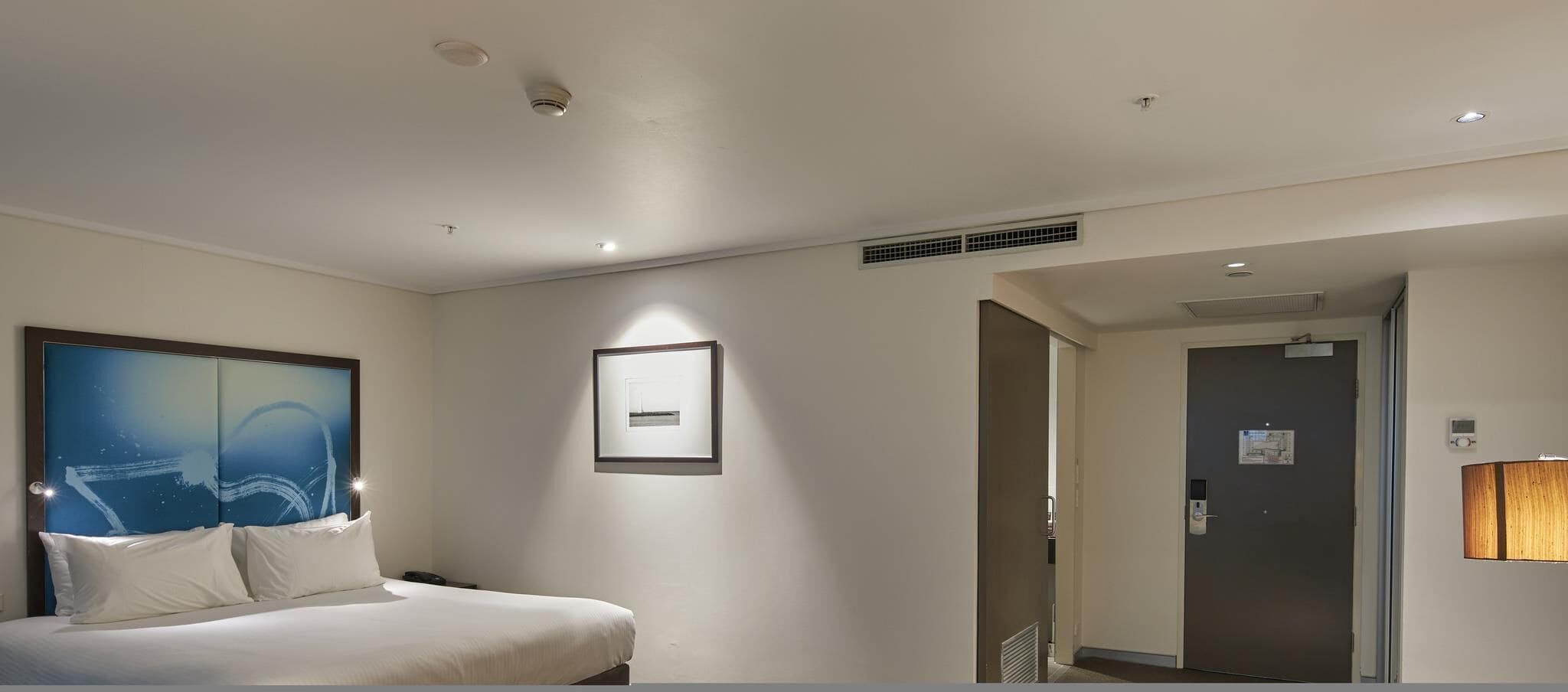Accessible Room, 1 King Bed | Down duvets, in-room safe, desk, laptop workspace