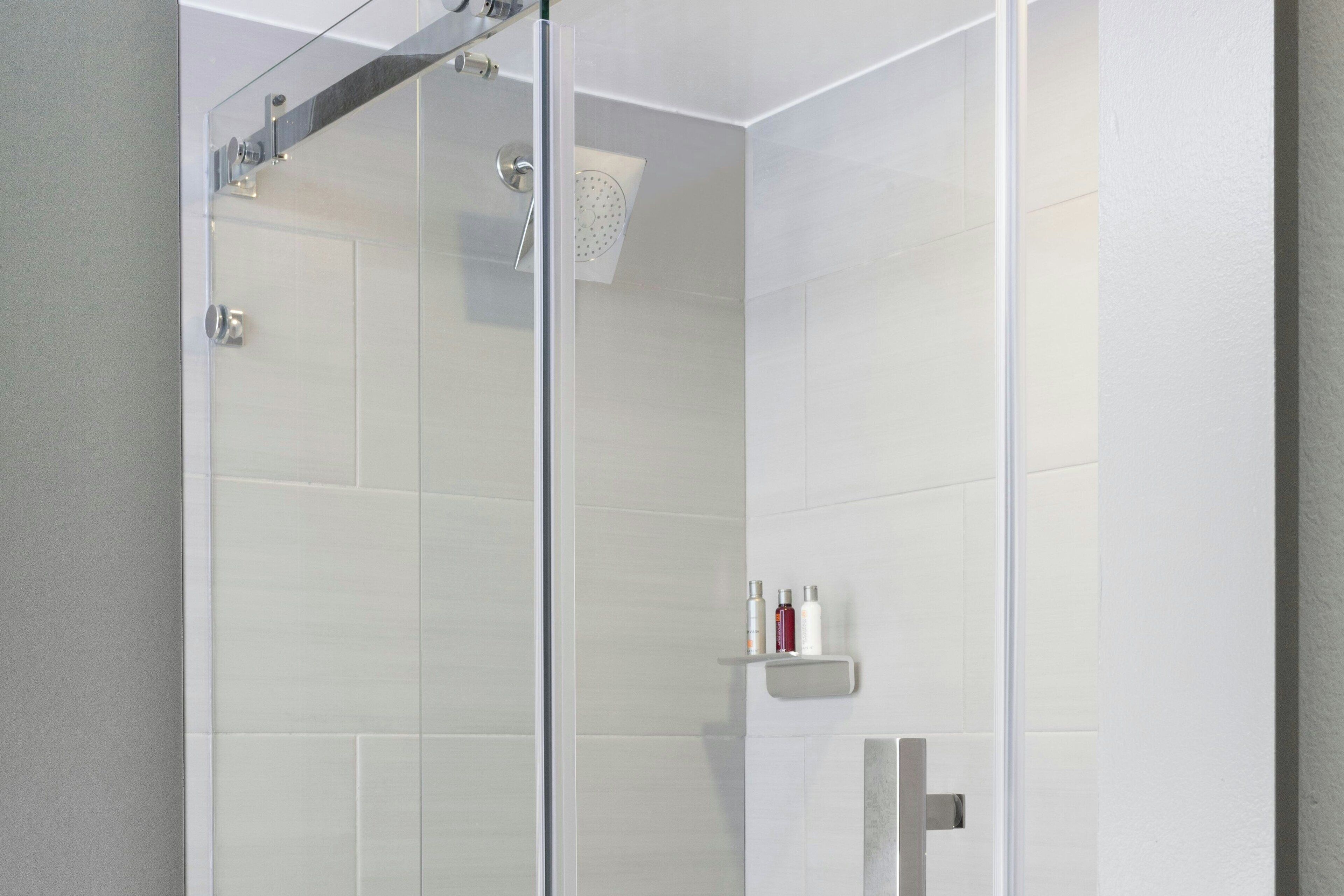 combined shower/bathtub, free toiletries, hair dryer, towels