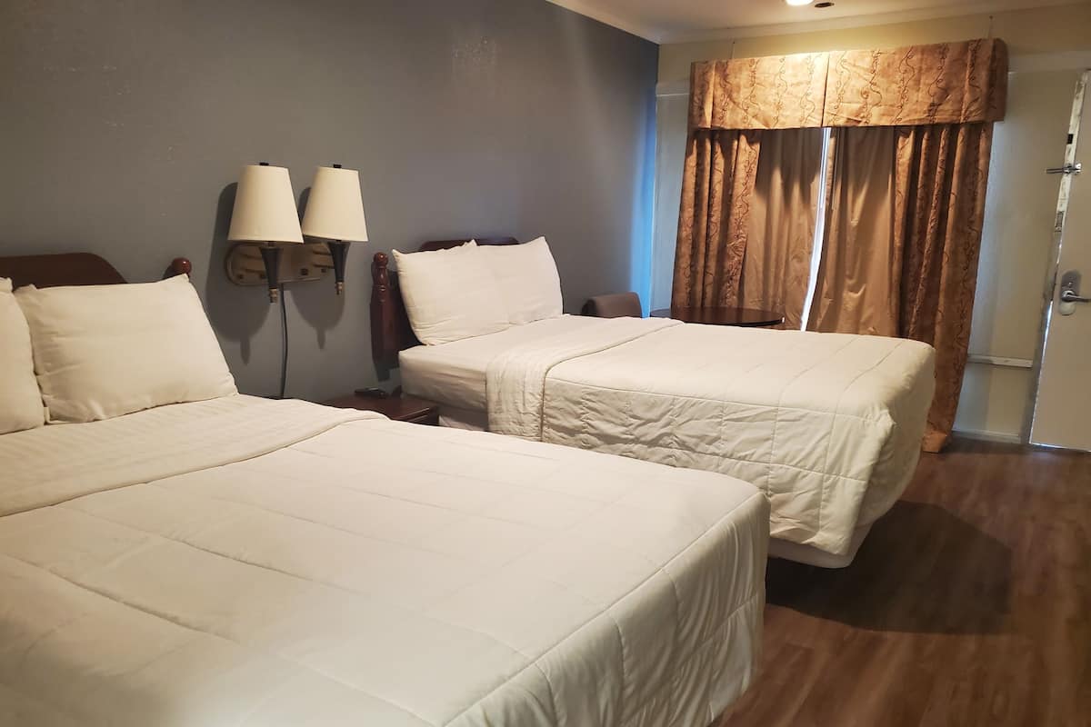 In-room safe, desk, iron/ironing board, free WiFi