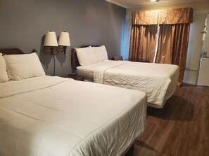 Standard Double Room - Deerfield Inn & Suites (Madison)