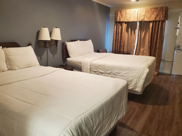 Standard Double Room | In-room safe, desk, iron/ironing board, free WiFi