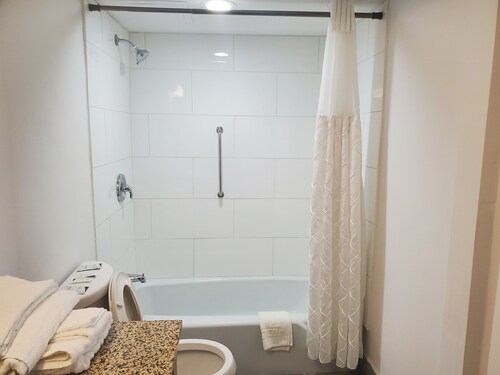 Deerfield Inn & Suites