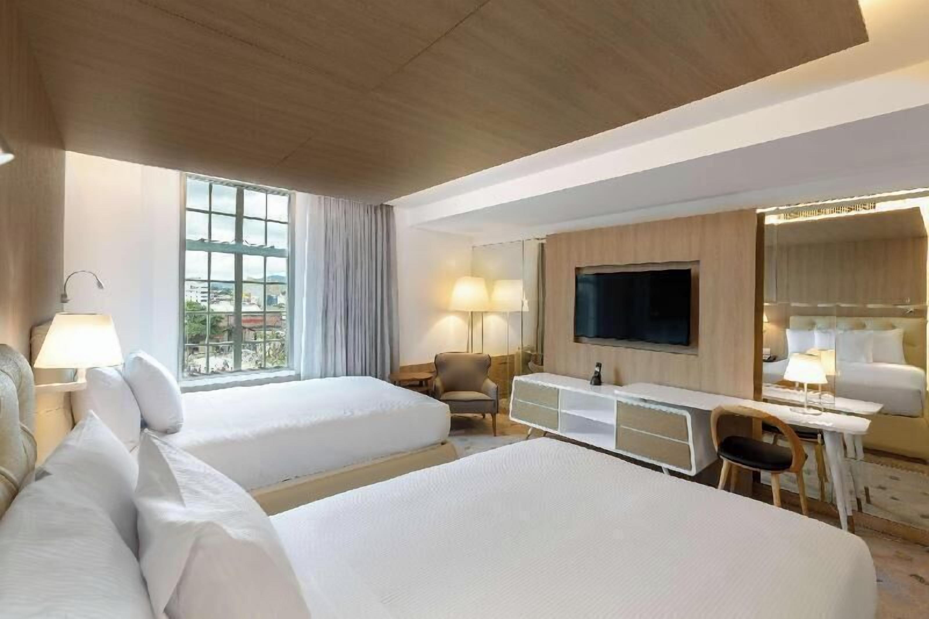 Egyptian cotton sheets, premium bedding, in-room safe