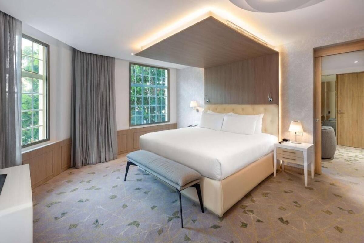 Egyptian cotton sheets, premium bedding, in-room safe