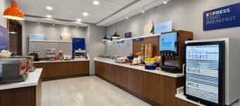 Holiday Inn Express Atlanta Airport - North by IHG