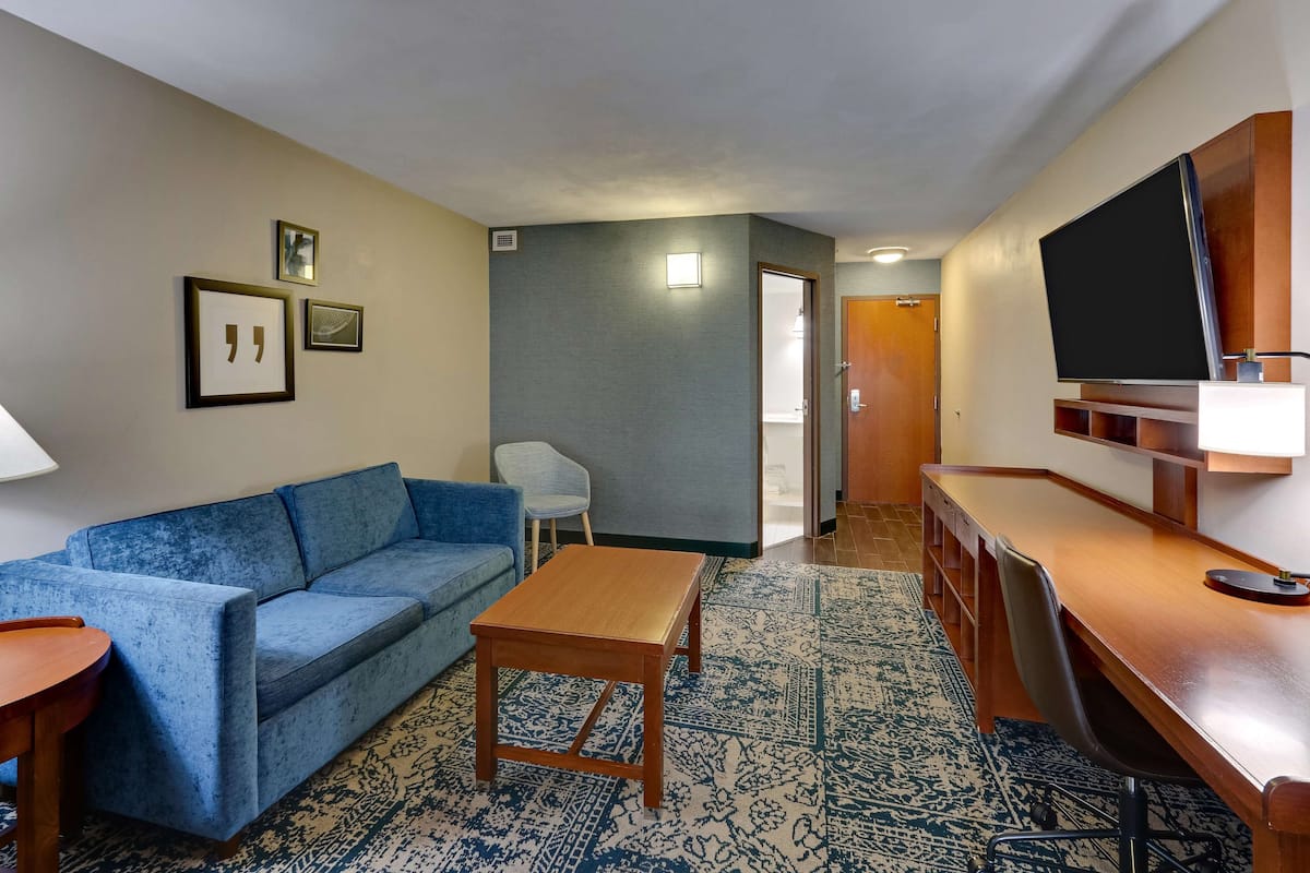 In-room safe, desk, iron/ironing board, rollaway beds