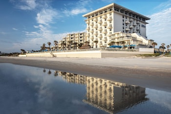 Hotel Exterior at The Shores Resort & Spa