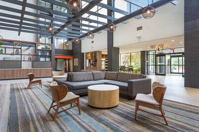Holiday Inn Roanoke Airport – Conference CTR by IHG